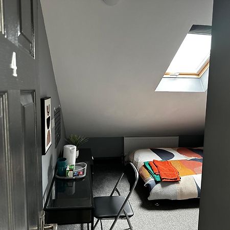 コヴェントリー6D Hostingアパートメント エクステリア 写真